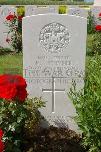 SPANBROEKMOLEN BRITISH CEMETERY - CROMMER, R